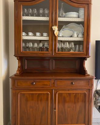 CREDENZA D'ANTIQUARIATO