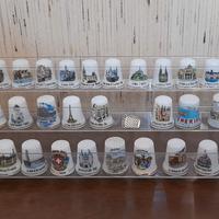 Espositore con ditali da collezione 