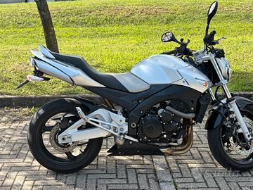 Suzuki GSR 600