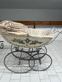 Carrozzina per neonati vintage