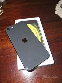 iPhone SE Black 128 GB, 2nd Generation + Cover