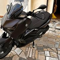 Yamaha x-max 300 tech max