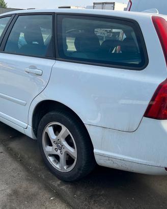 Disponibili ricambi usati per Volvo V50 Station Wa