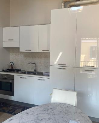 Cucina completa su misura con elettrodomestici