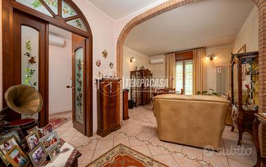QUADRILOCALE CON BALCONE,CANTINA E SOFFITTA