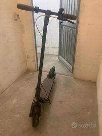 Monopattino Elettrico Ninebot F30E