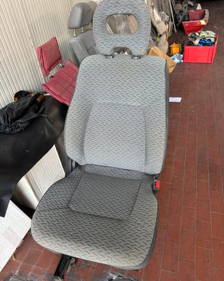 Mitzubishi Pajero gla sedile anterione
