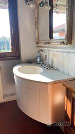 Mobile bagno con top in marmo