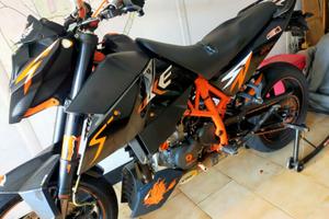 KTM 690 Duke r