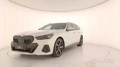 BMW Serie 5 G61 2024 Touring - 520d Touring 48V xd