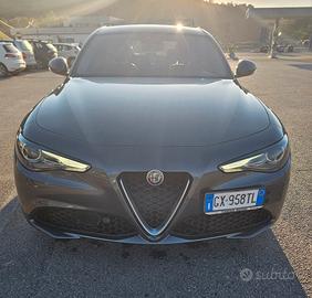 Alfa Romeo Giulia motore 2.2 da 160cv, diesel
