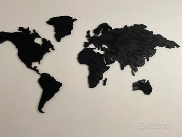 Cartina geografica in legno