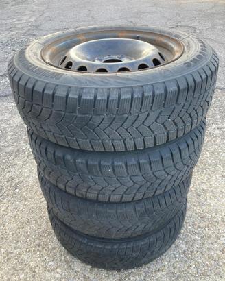 N.4 cerchi e gomme invernali per Fiat Panda.