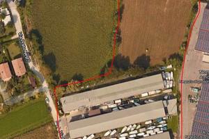 Terreno e capannoni a Moniga del Garda