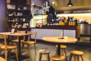 Bolzano: Attività Bar/trattoria con magazzino nel