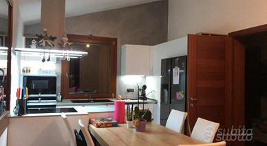 Cucina moderna completa di qualità