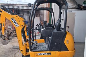 Miniescavatore jcb 18