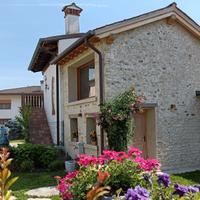 Casetta ai piedi delle colline del prosecco