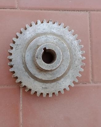 ingranaggio in alluminio