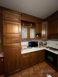 Cucina in legno ad angolo