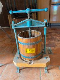 Torchio manuale in legno e ghisa – per ciccioli