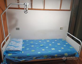 Letto attrezzato ospedaliero