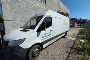 Mercedes- benz sprinter