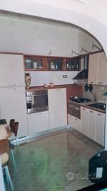 Cucina ad Angolo Elegante - Colore Panna e Legno C