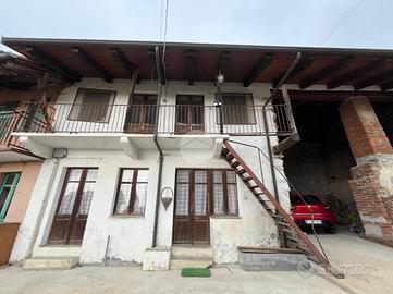 CASA DI CORTE A VARISELLA