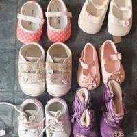 scarpe neonata 
