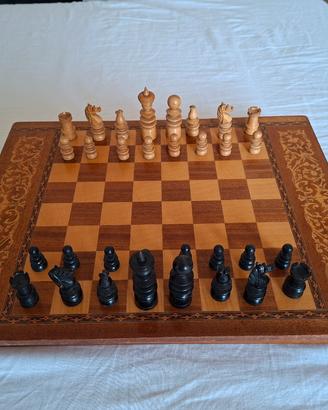 set scacchiera e scacchi per collezionisti