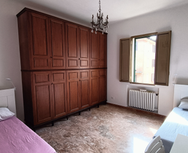 Posto letto a ragazza in doppia da giugno