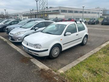 Volkswagen Golf IV 1.6 benzina
