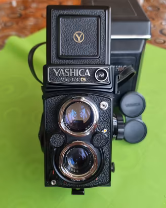 Yashica Mat 124 G