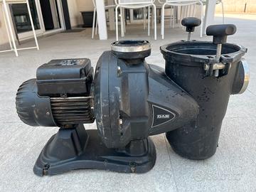 Pompa per piscina