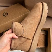 Stivali UGG Mini da donna Castagno  EU 38