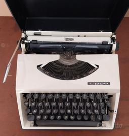 macchina da scrivere vintage