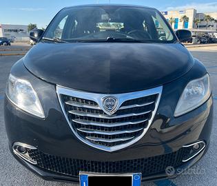 SPLENDIDA Lancia Ypsilon 1.2 Benz/GPL Casa Madre B