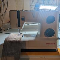macchina da cucire marca NECCHI 