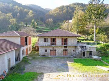 Casa In Pietra con Terreno nelle Langhe