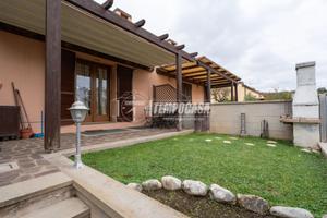 Villetta indipendente con giardino privato