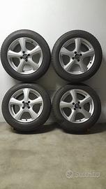 4 gomme con cerchi in lega