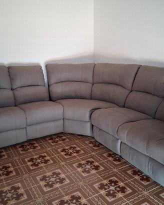 divano angolare ,con due pedane  relax 