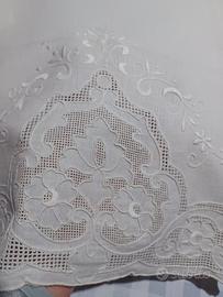 Antichi e raffinati asciugamani  di puro lino rica