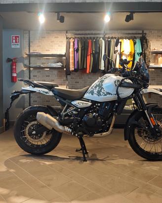 Royal Enfield Himalayan 450 Summit tubless