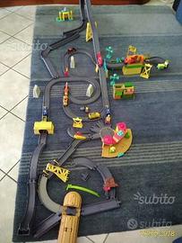 Trenini Chuggington originali con personaggi, sta