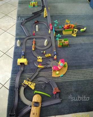 Trenini Chuggington originali con personaggi, sta
