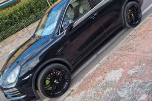 porsche cayenne S  hybrid 