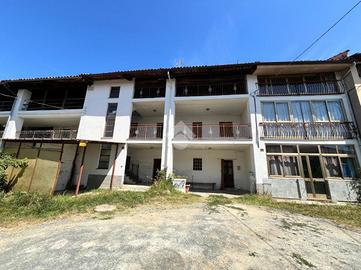 CASA SEMINDIPENDENTE A CASTELLAMONTE