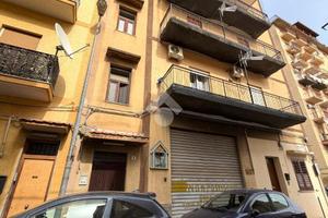 2 LOCALI A PALERMO